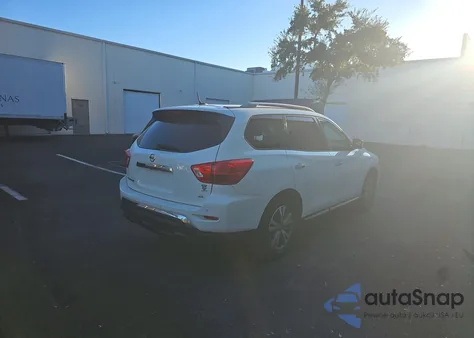 2018 Nissan Pathfinder S z USA, uszkodzony, nr VIN 5N1DR2MN2JC617744